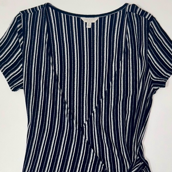 New Lucky Brand Navy and White Striped Short Sleeve Top side knotted Shirt S - Picture 5 of 11